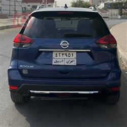 نيسان روج